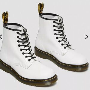 🖤🖤🤍🤍Dr. Martens Jadon Smooth Leather Womens Quad Platform Combat Boots